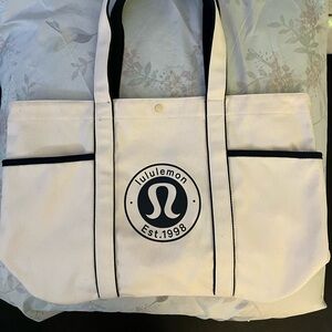 Lululemon Athletica Daily Multi-Pocket Canvas Tote Bag 20L (Brand New)
